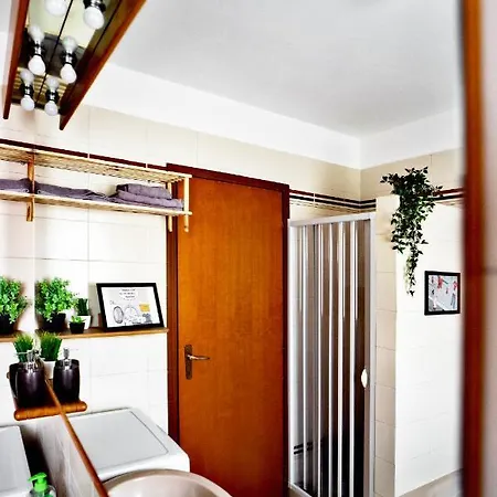 Casa Zoe Free Parking,self Check In & Free Wi Fi Apartment *