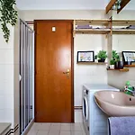 Casa Zoe Free Parking,self Check In & Free Wi Fi Apartment Parma